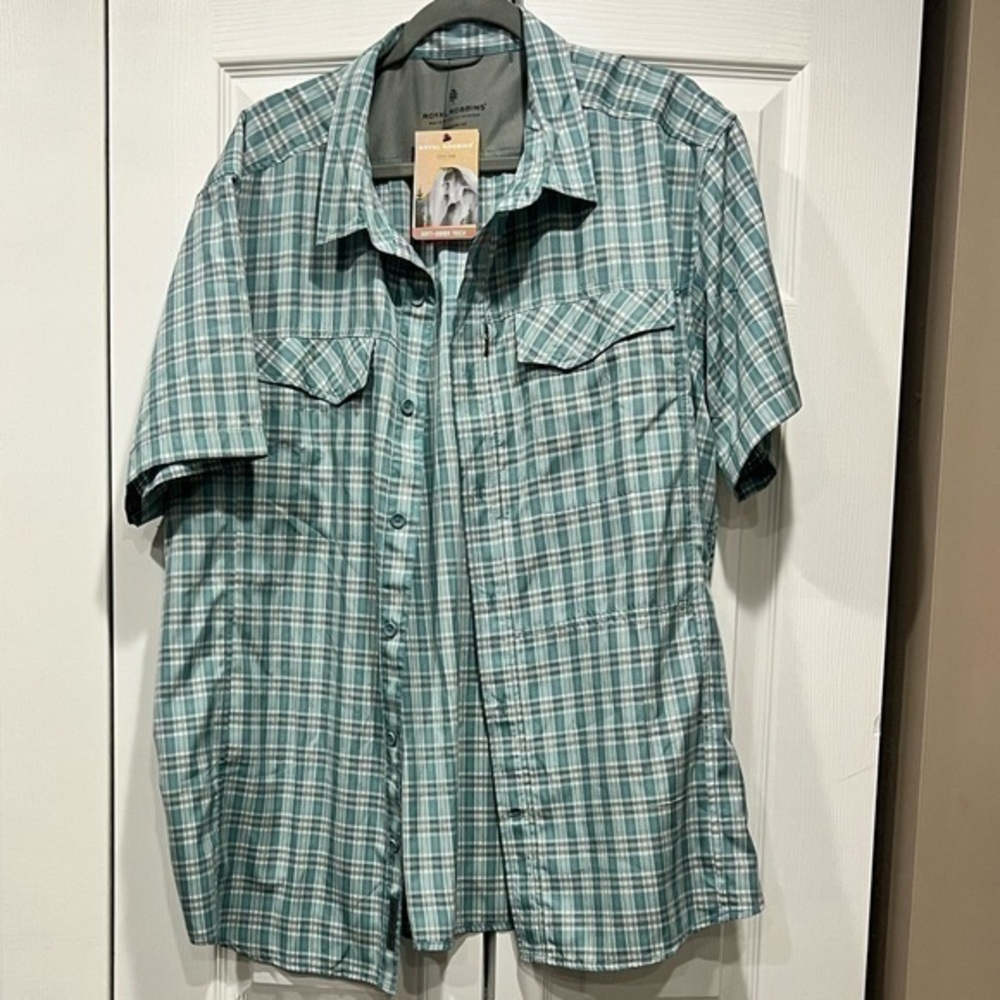 NWT Royal Robbins odor control button down